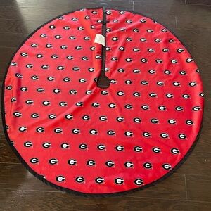 University of Georgia red Tree Skirt with Logo Pattern